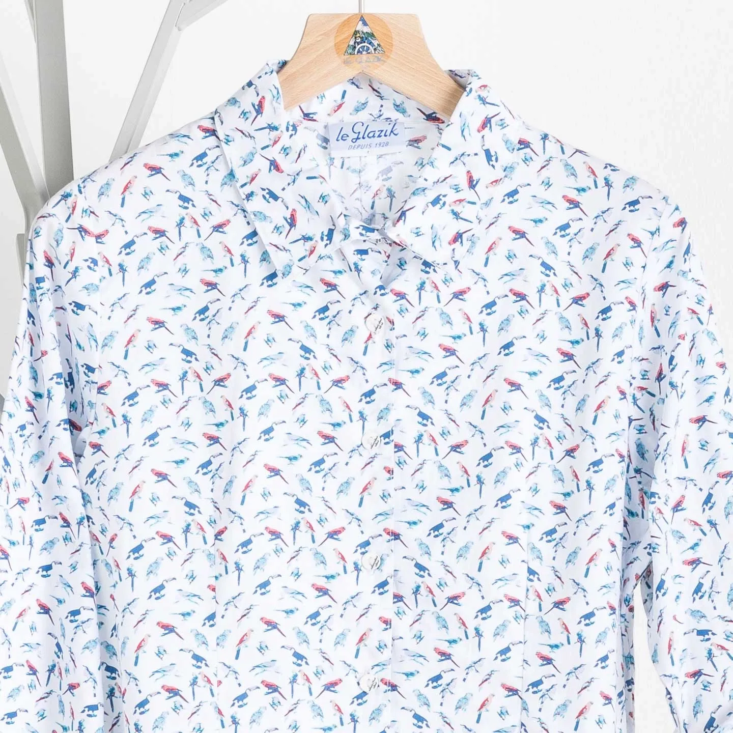 Ménéham, Fancy white blouse with parrot pattern Le Glazik