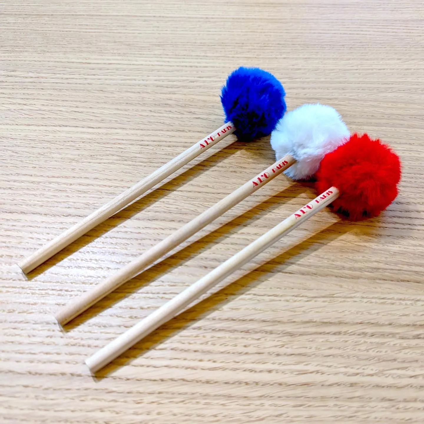 Les 3 crayons à papier avec le pompom du marin